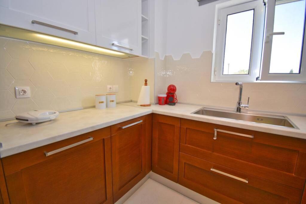 Potamos Deluxe White Apartment Экстерьер фото