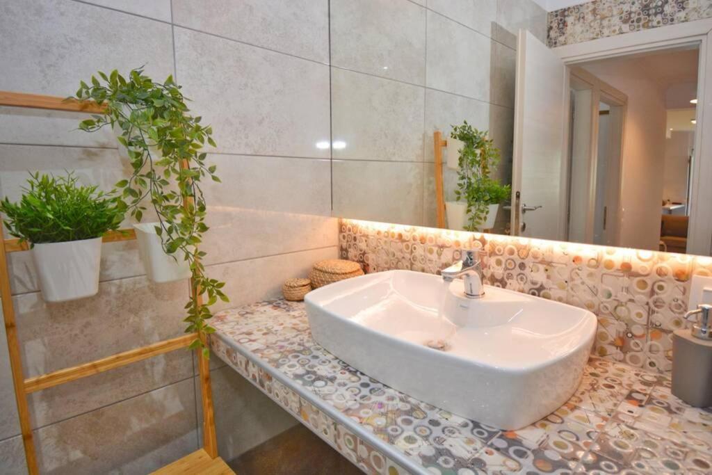 Potamos Deluxe White Apartment Экстерьер фото