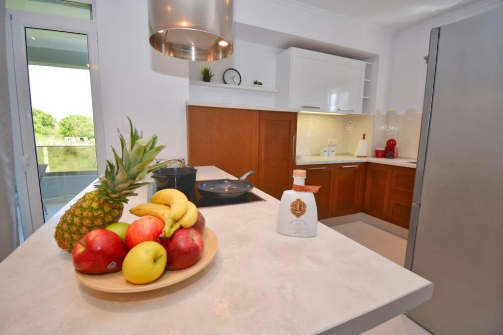 Potamos Deluxe White Apartment Экстерьер фото